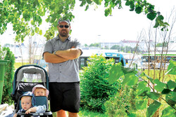 Depuis le 29 août dernier, la vie de Jean-François Parent, de sa femme enceinte et de ses trois jeunes est devenue un enfer.
Photo: LRC