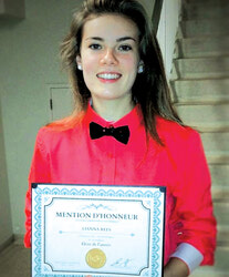 Lianna Rees va représenter l'École secondaire Grande-Rivière et la Commission scolaire des Portages-de-l'Outaouais, dans la catégorie  “ Avenir élève engagé “.  
Photo: Courtoisie