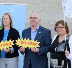 Mario Crevierle nouveau président de la Commission scolaire des Portages-de-l’Outaouais lors d’un évènement vélo à l’école des Cavaliers. Photo: Olivier Pilon