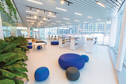 Photo : La nouvelle bibliothèque Donalda-Charron a remporté le prix Aménagement dans le cadre du Forum 2021 du réseau Les Arts et la Ville. Photo : J D Potié
Trad. : MET
