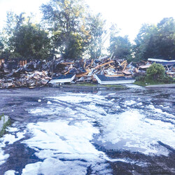Le bâtiment de la SPCA de l’Ouest du Québec la matinée après l’incendie