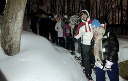 Two unique snowshoeing experiences are available in Gatineau Park: the NCC’s daytime wildlife hike and the Friends of Gatineau Park’s 
