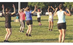 Aylmer’s free summer fitness programme offers residents of all ages a chance to stay active, connect with others, and support public health goals through accessible outdoor activities held in local parks. Photo: Courtesy of the City of Gatineau