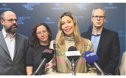 New members of Gatineau’s executive committee during a November 18 press conference. From left to right: Adrian Corbo, Manoir-des-Trembles-Val-Tétreau councillor, Catherine Craig-St-Louis, Carrefour-de-l'Hôpital councillor, Gatineau mayor and executive committee vice-president, Maude Marquis-Bissonnette, and committee president and Hull-Wright councillor, Steve Moran. Photo: Screenshot 