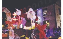 Santa arriving in Aylmer, 2023. Photo: Christian Rochefort, Bulletin Archives