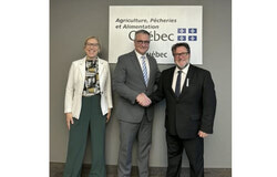 At the UPA General Congress, MP Sophie Chatel, alongside Federal Agriculture Minister Heath MacDonald and Quebec’s Minister of Agriculture Donald Martel, met to discuss Quebec’s agricultural priorities, with a shared focus on creating a stable, equitable, and efficient commercial environment to support farmers and strengthen food sovereignty. Photo: Courtesy