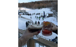 Investissement Québec a annoncé l’octroi de plus de 2,2 M$ pour soutenir cinq entreprises de l’Outaouais dans leur croissance, dont un prêt de 755 948 $ au centre de ski alpin Camp Fortune. Photo : Page Facebook Camp Fortune