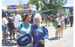 Cherylann Phillippe et Josée Bilodeau Grioux lors de la fête de la Saint-Jean-Baptiste, le 24 juin 2026. Photo : Jude Osmond