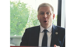 Quebec is investing $500,000 to renew its Échanges entre générations program for 2026-2027, announced June 22 in Trois-Rivières by Mathieu Lévesque, minister responsible for Youth and minister delegate for the Regions, which pays seniors' residences and non-profits across the province, including the Outaouais, to house post-secondary students in exchange for their volunteer time with older residents. Photo: Tashi Farmilo