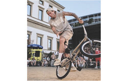 L’athlète du BMX Jean William Prévost en pleine action. Photo : Corporation du Vieux-Aylmer