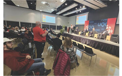 Radio-Canada hosted a community discussion at the Université du Québec en Outaouais featuring a panel of Mélanye Boissonneault, Catherine Lanthier, Mathieu Nadon, and Frédéric Pépin, where attendees explored trust in media, misinformation, and journalistic values. Photo: Tashi Farmilo