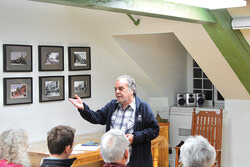 Roger Blanchette a raconté l’histoire de Maurice Duplessis lors d’une conference, le 16 octobre. Photo: Charles Fontaine