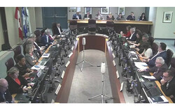 Gatineau’s council prepared for critical decisions on November 19, 2024, focusing on traffic, housing, and zoning, with debates highlighting the balance between urgent community needs and long-term planning. Photo: Screenshot of the Caucus preparatory meeting of Novembre 19, 2024